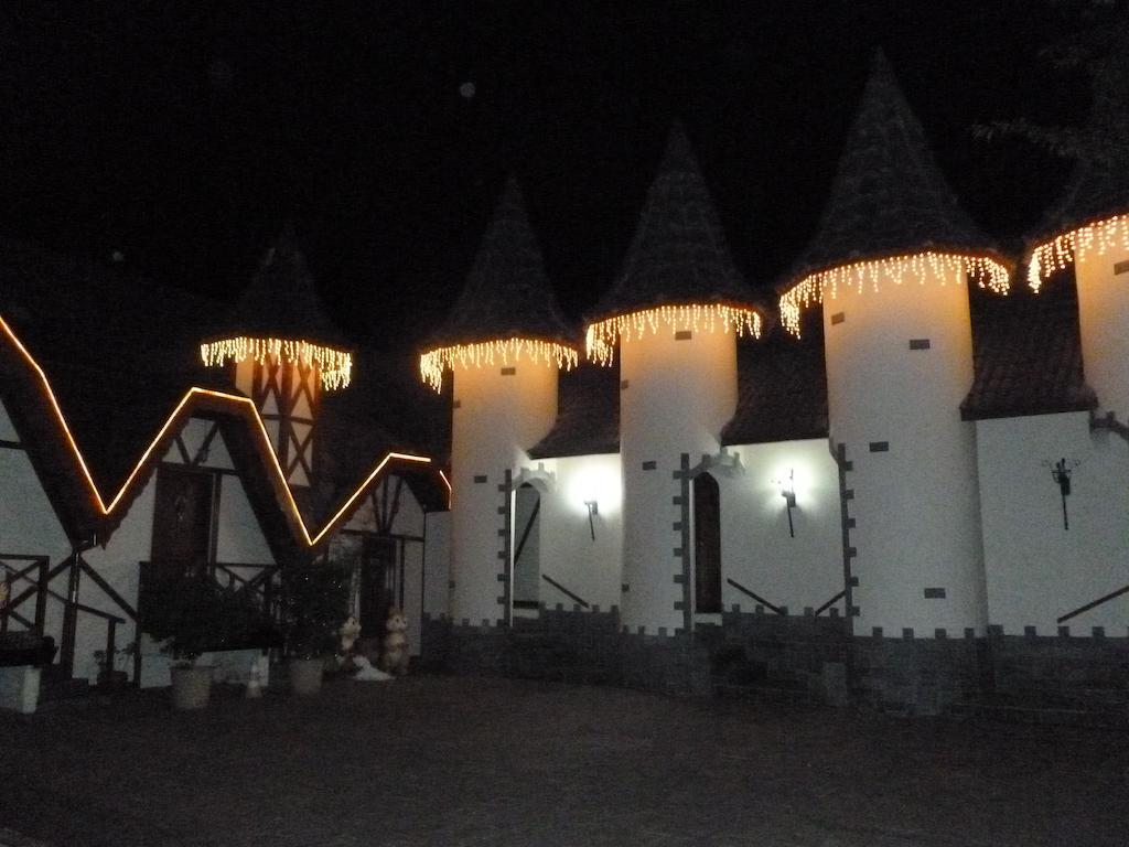 Pousada Dos Esquilos Campos do Jordao Ngoại thất bức ảnh